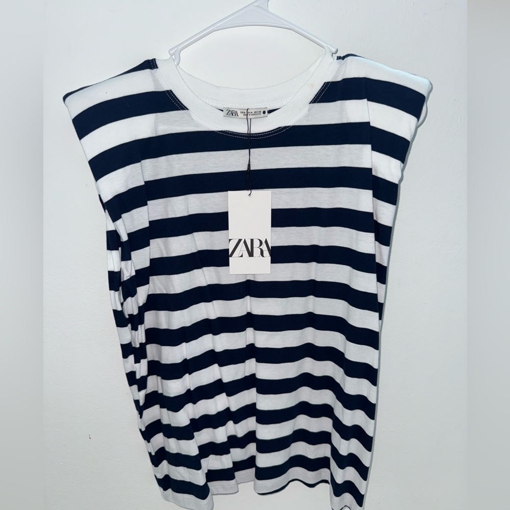 Zara Women's Short Sleeve Top in Navy and White Stripes